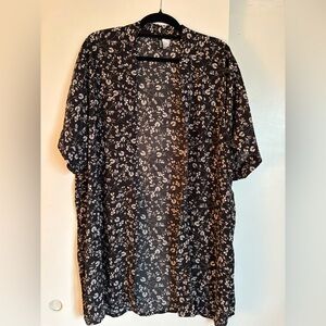 Divided by H&M Black and Pink Floral Kimono Robe